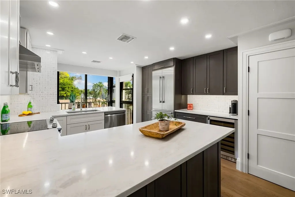 3135 Riviera Drive Naples FL 34103