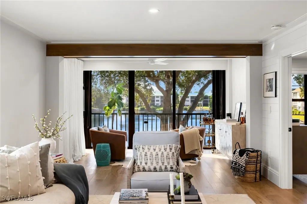 3135 Riviera Drive Naples FL 34103