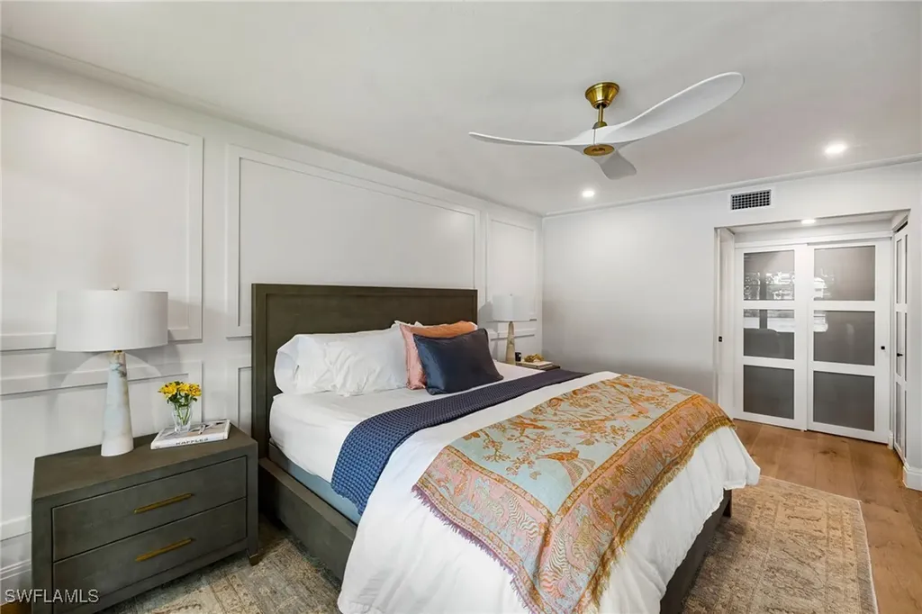 3135 Riviera Drive Naples FL 34103