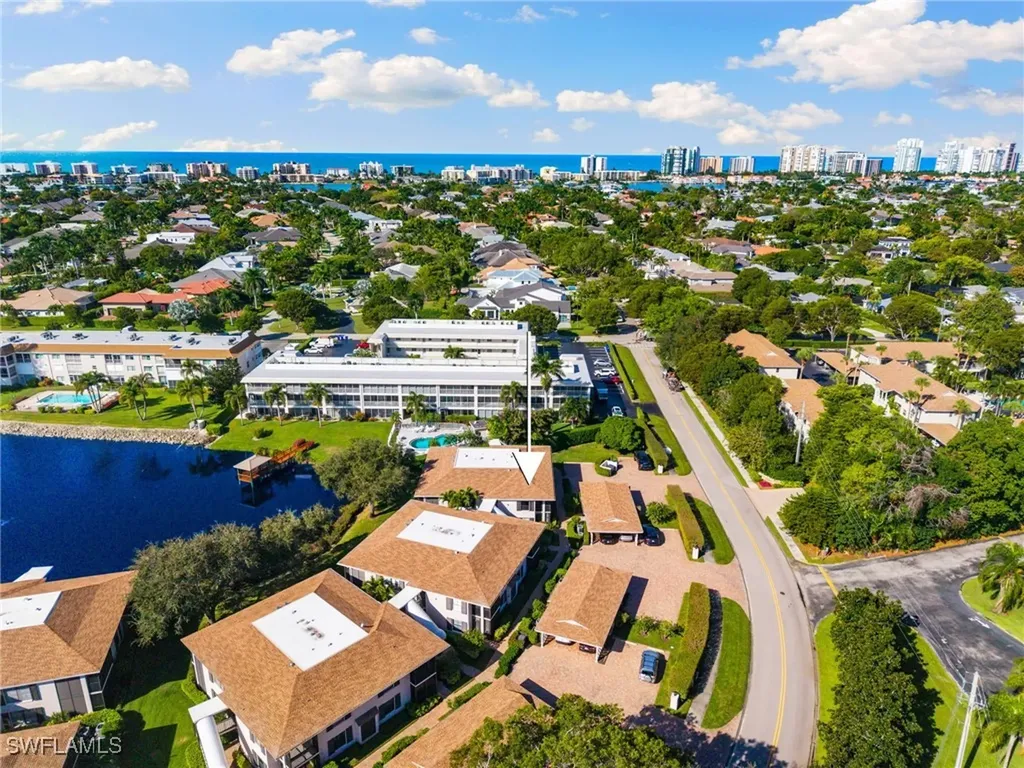 3135 Riviera Drive Naples FL 34103