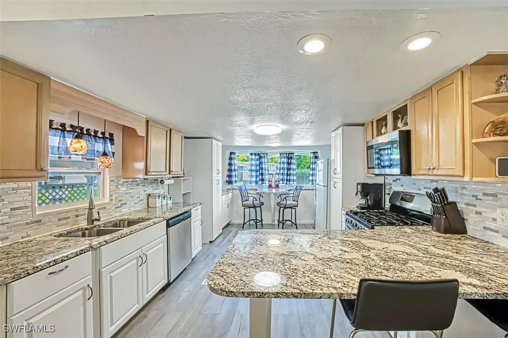 114 Moorhead Manor Naples FL 34112