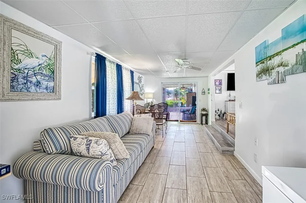 114 Moorhead Manor Naples FL 34112