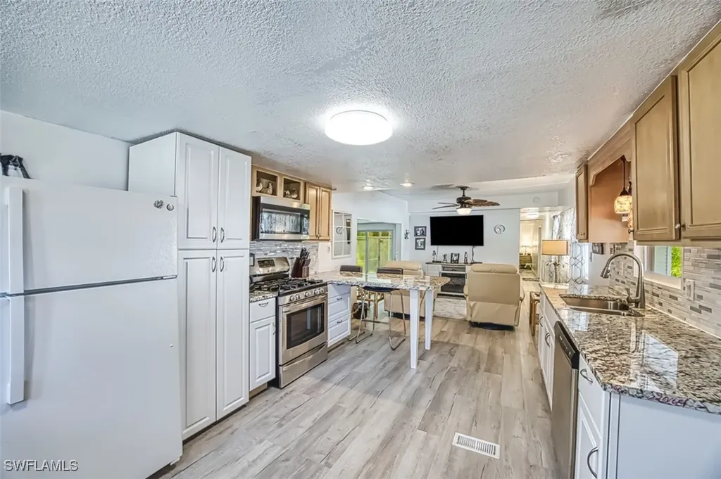 114 Moorhead Manor Naples FL 34112