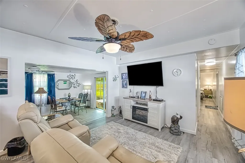 114 Moorhead Manor Naples FL 34112