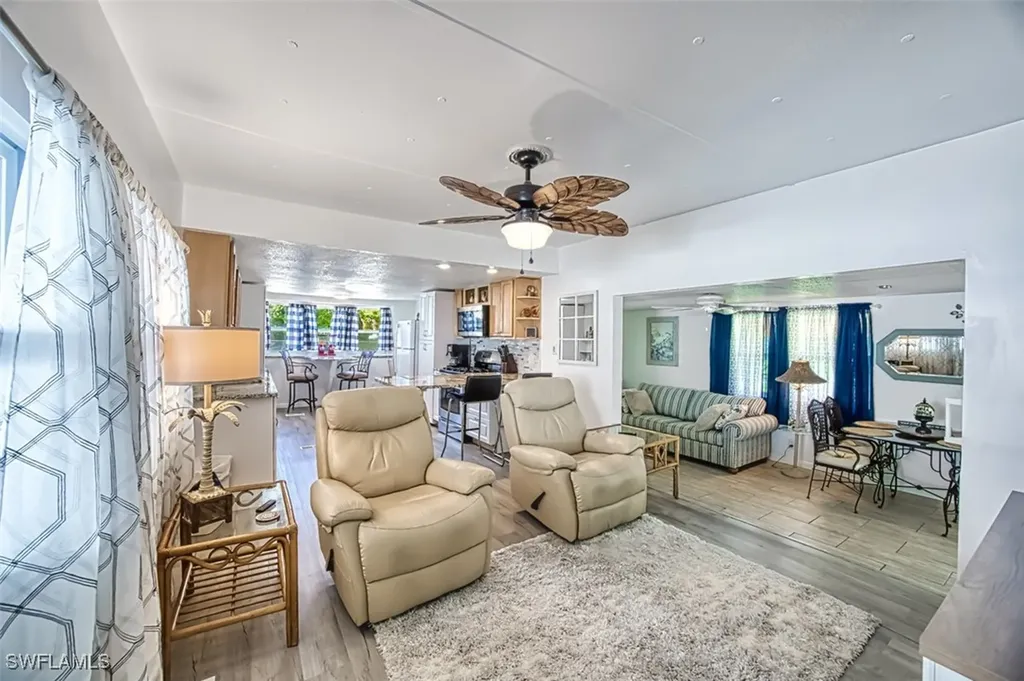 114 Moorhead Manor Naples FL 34112