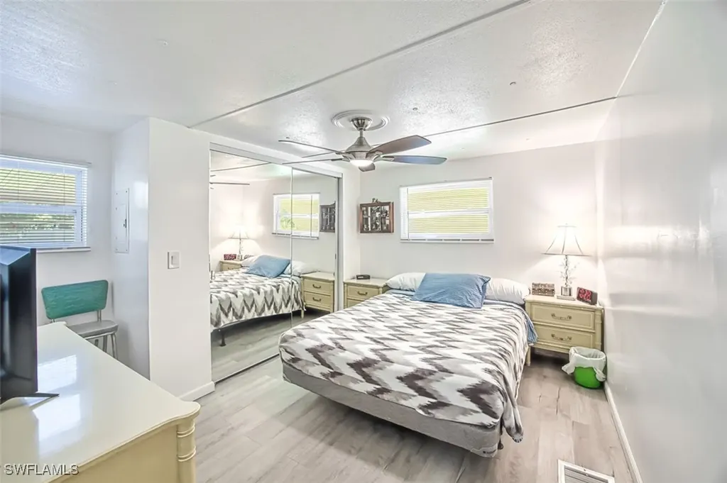 114 Moorhead Manor Naples FL 34112