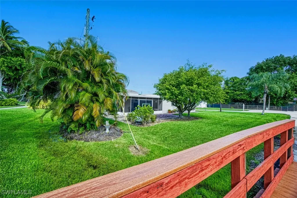 114 Moorhead Manor Naples FL 34112