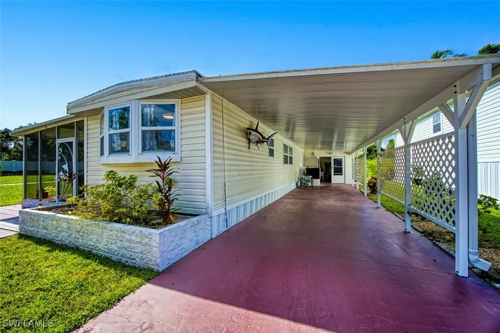 114 Moorhead Manor Naples FL 34112