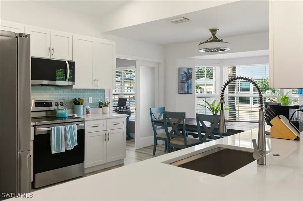 688 Wiggins Lake Drive Naples FL 34110