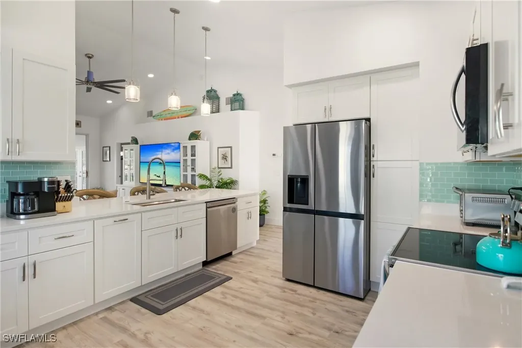 688 Wiggins Lake Drive Naples FL 34110