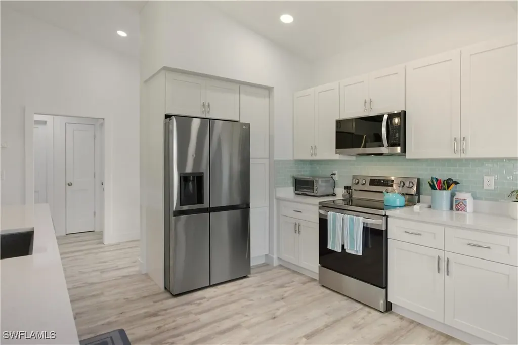 688 Wiggins Lake Drive Naples FL 34110