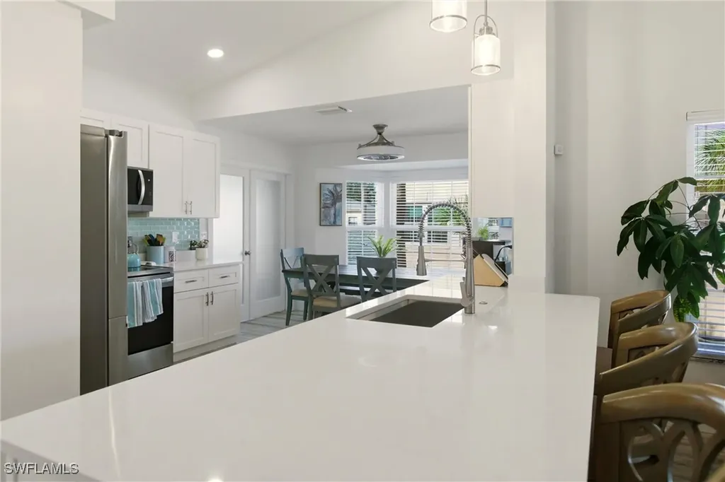 688 Wiggins Lake Drive Naples FL 34110