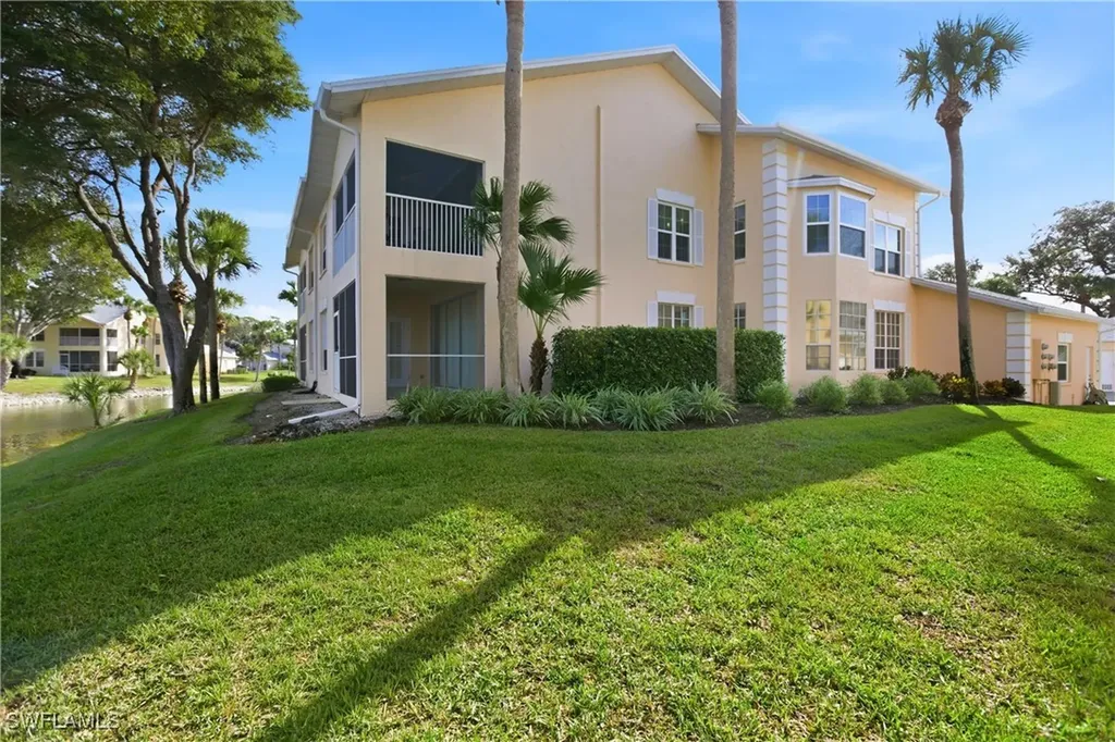 688 Wiggins Lake Drive Naples FL 34110