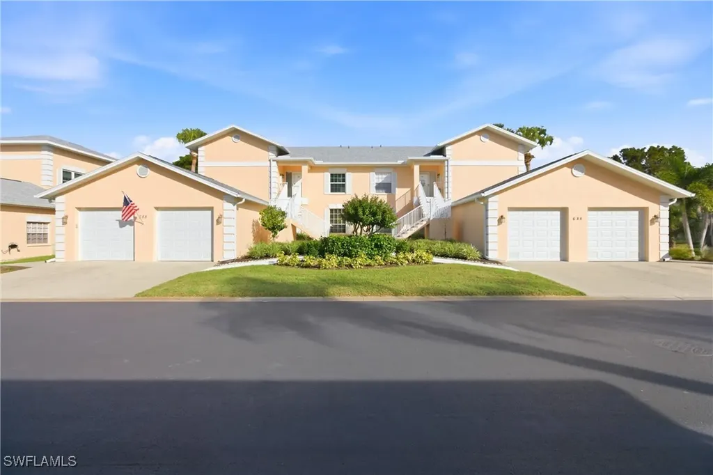 688 Wiggins Lake Drive Naples FL 34110