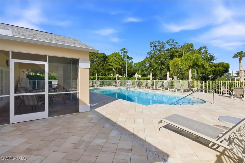 688 Wiggins Lake Drive Naples FL 34110