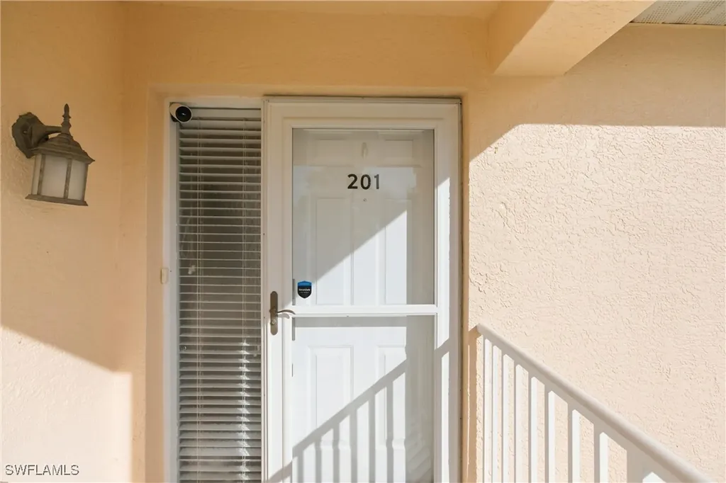 688 Wiggins Lake Drive Naples FL 34110