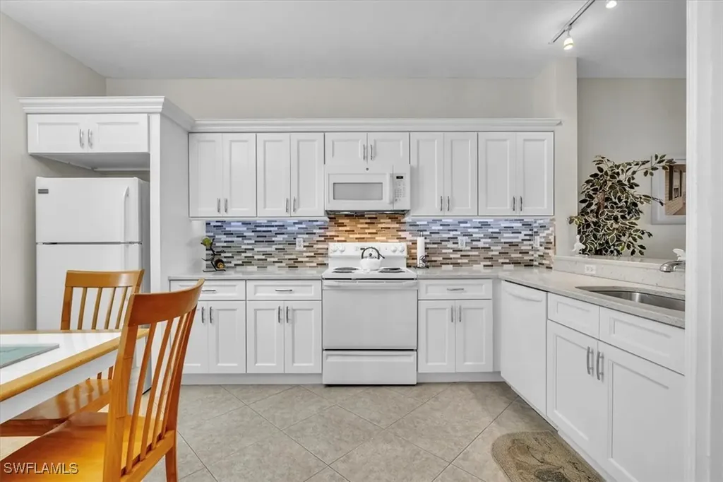 8075 Tiger Cove Naples FL 34113