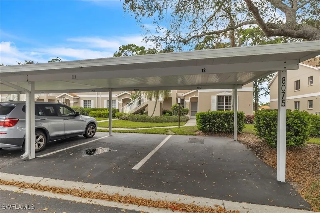 8075 Tiger Cove Naples FL 34113