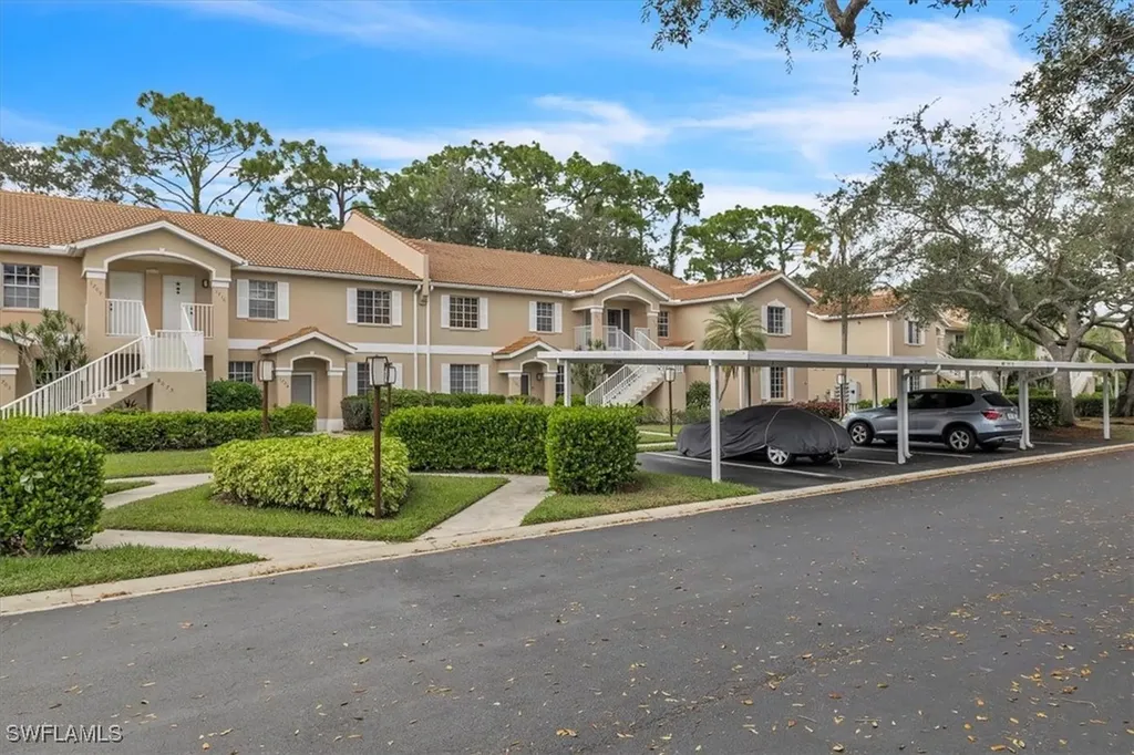 8075 Tiger Cove Naples FL 34113