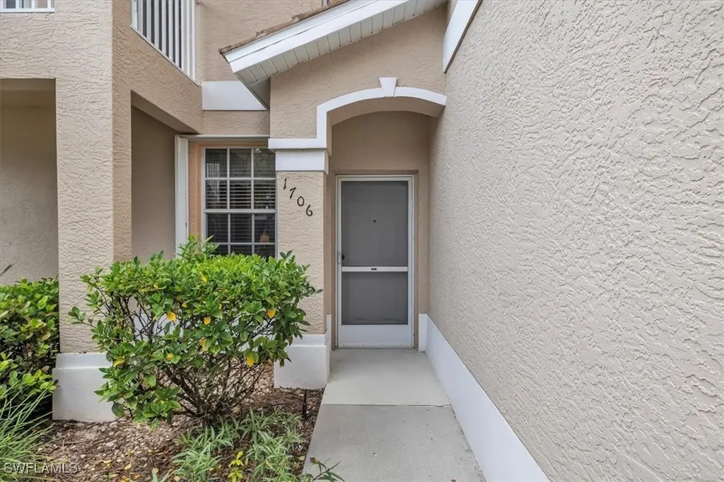 8075 Tiger Cove Naples FL 34113