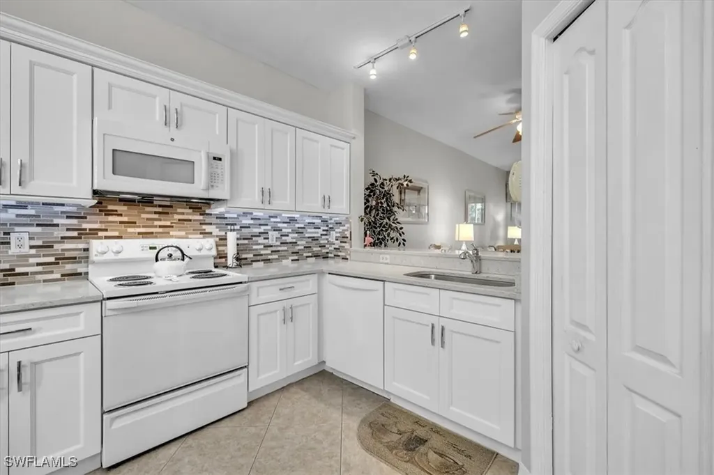 8075 Tiger Cove Naples FL 34113
