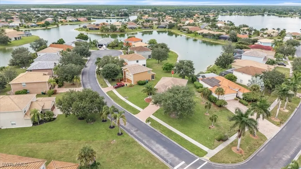 2673 Fishtail Palm Court Naples FL 34120