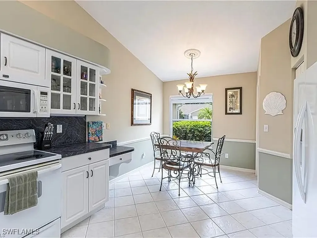 5595 Greenwood Circle Naples FL 34112