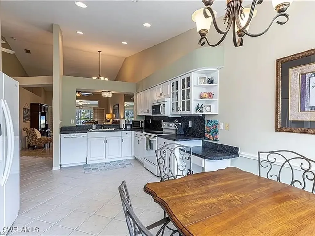 5595 Greenwood Circle Naples FL 34112