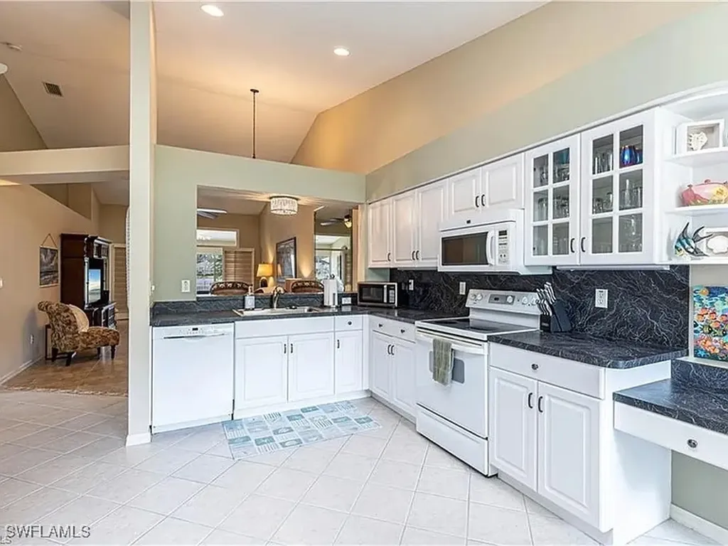 5595 Greenwood Circle Naples FL 34112