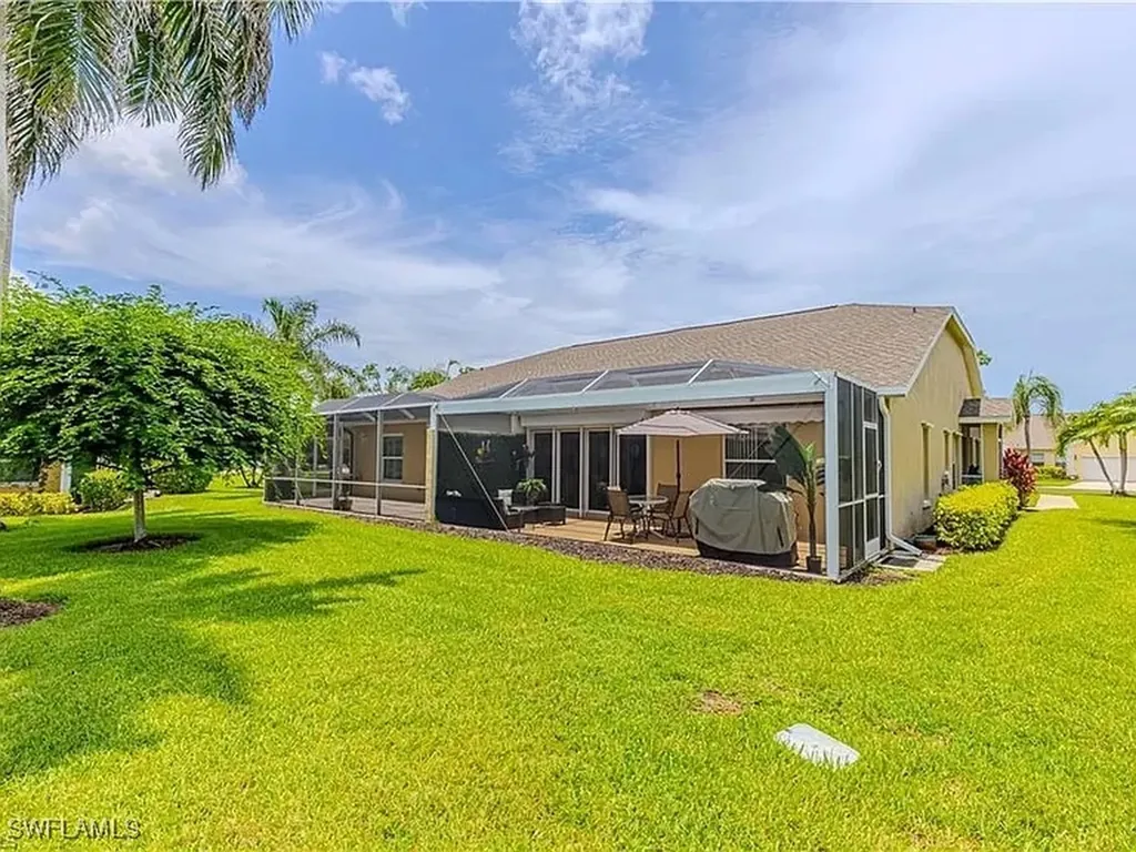 5595 Greenwood Circle Naples FL 34112