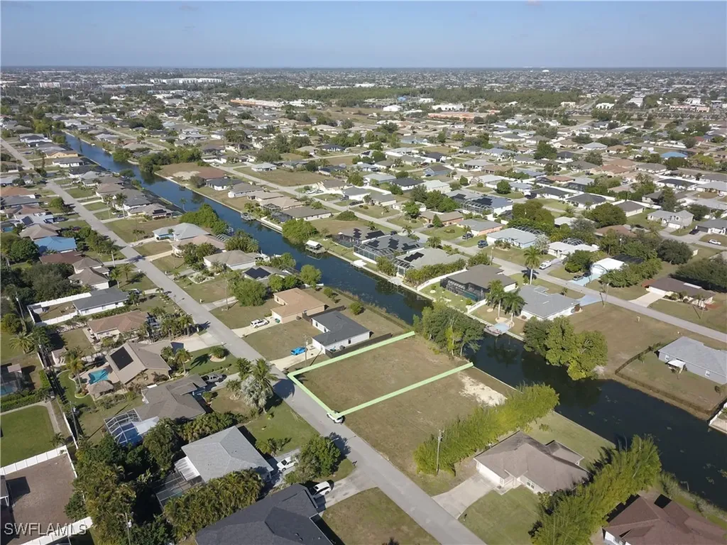 609 SE 2nd Street Cape Coral FL 33990