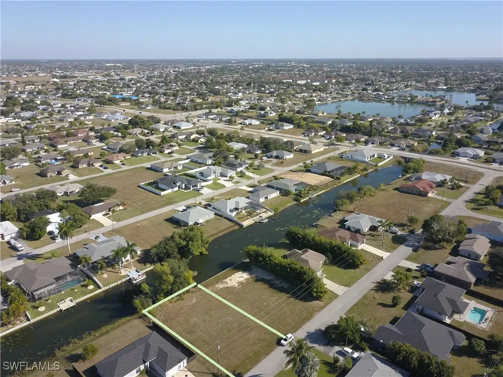 609 SE 2nd Street Cape Coral FL 33990