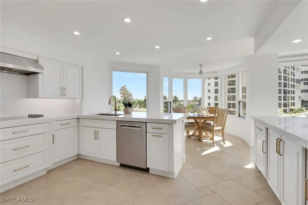4251 Gulf Shore Boulevard N Naples FL 34103