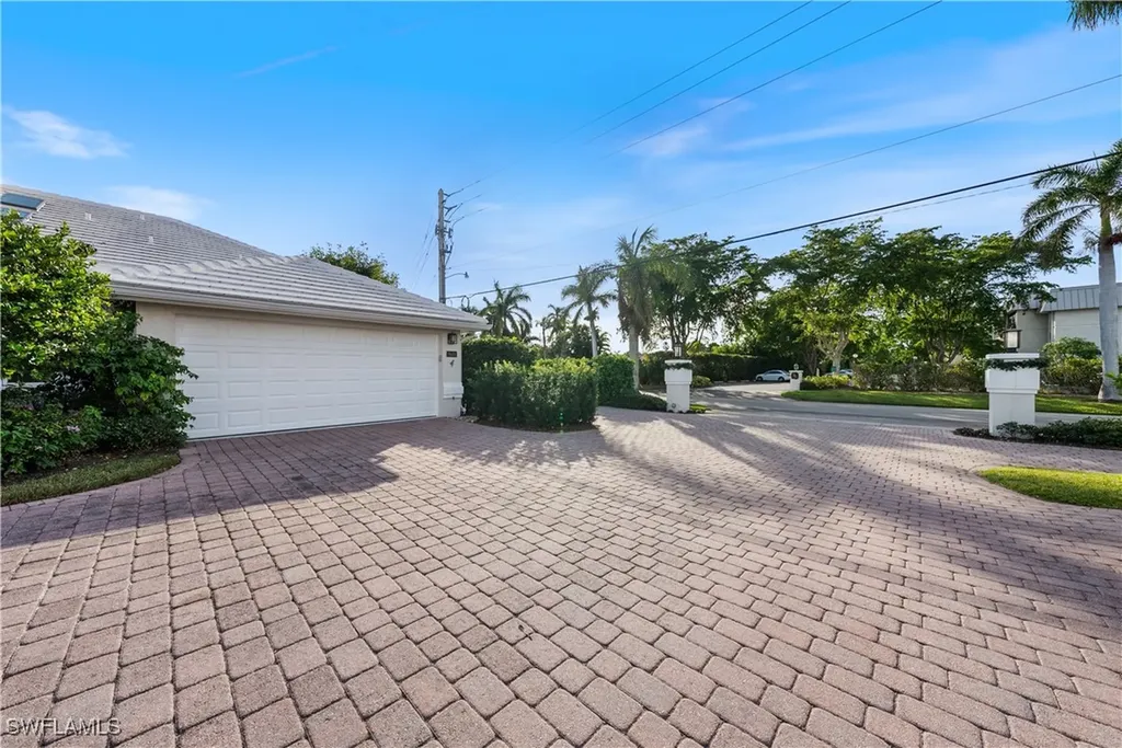 3624 Belair Lane Naples FL 34103