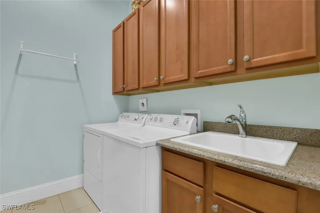 6561 Dominica Drive Naples FL 34113