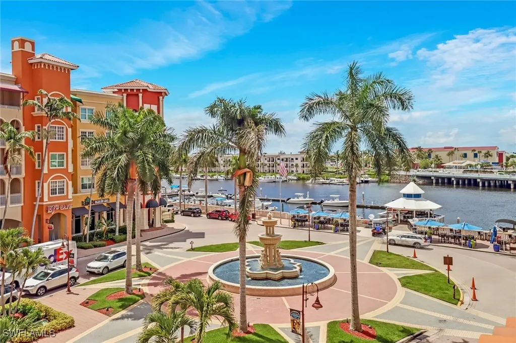 450 Bayfront Place Naples FL 34102