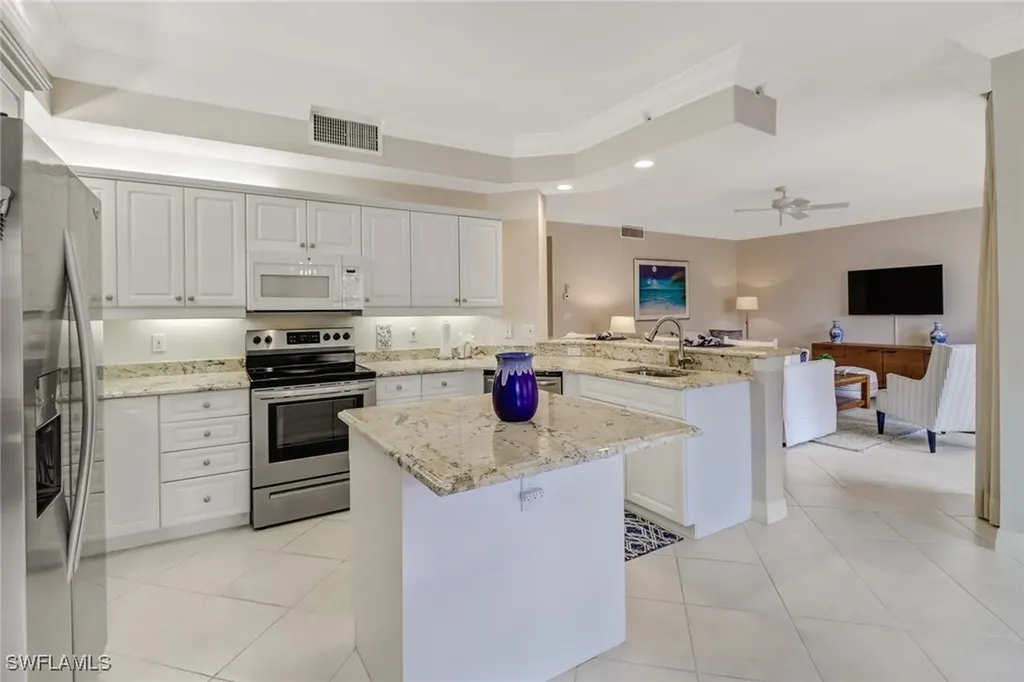 450 Bayfront Place Naples FL 34102
