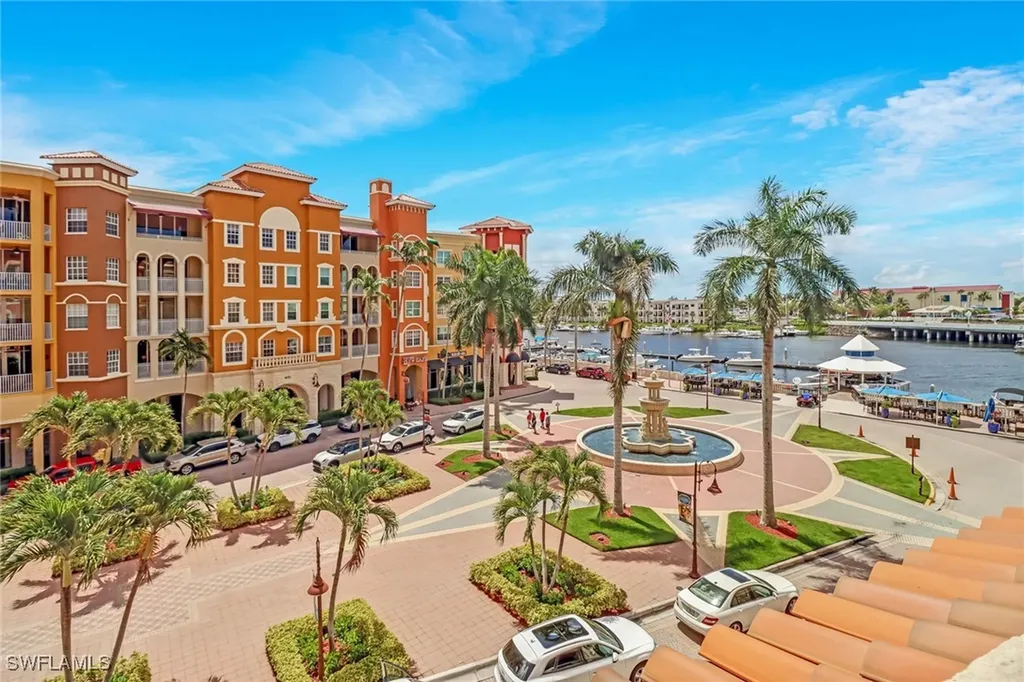 450 Bayfront Place Naples FL 34102