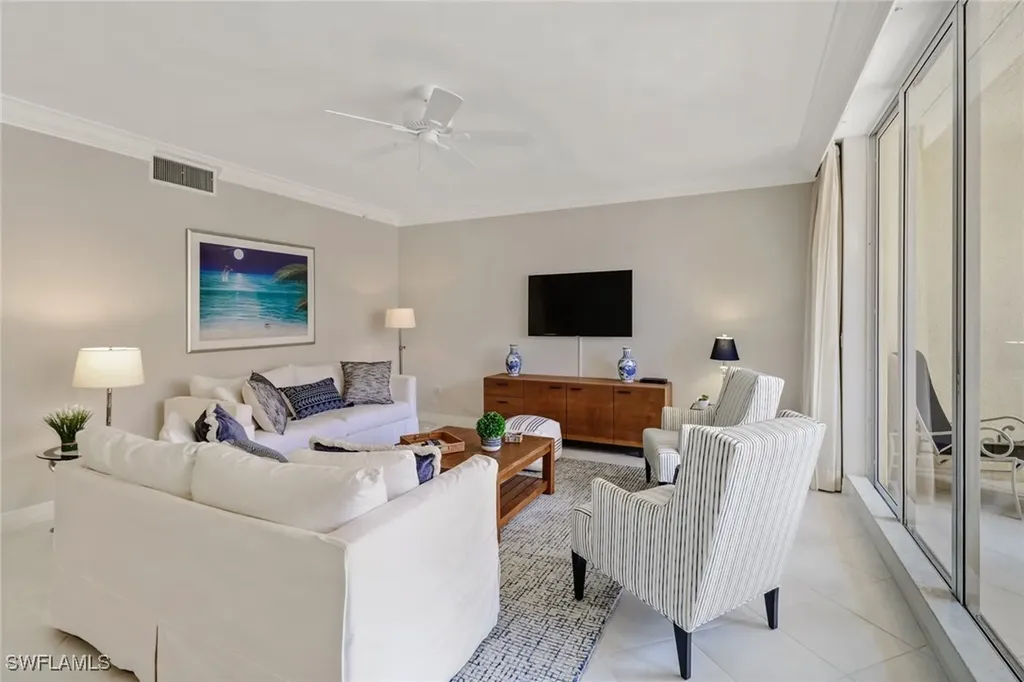 450 Bayfront Place Naples FL 34102