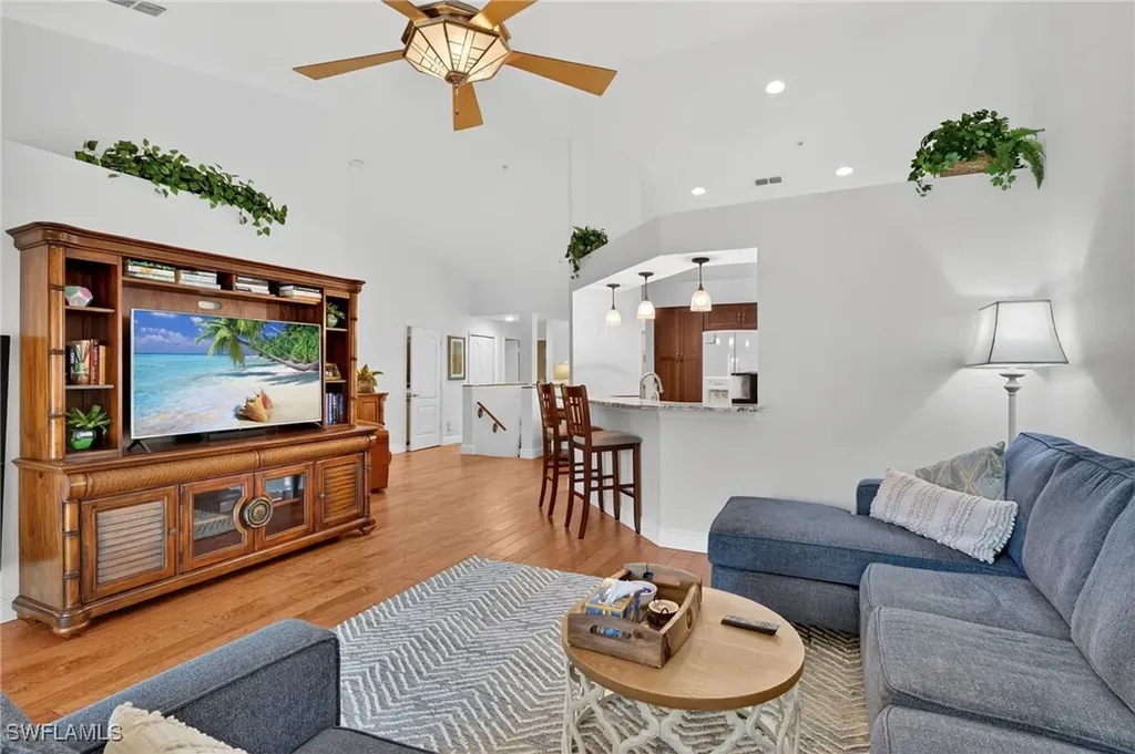 354 Dover Place Naples FL 34104