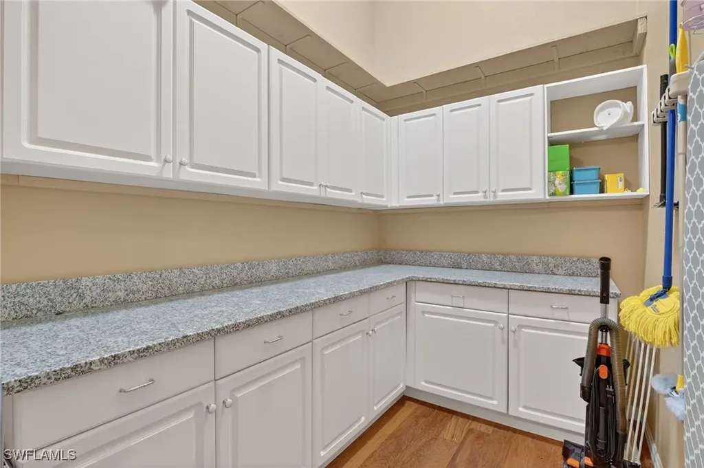 354 Dover Place Naples FL 34104