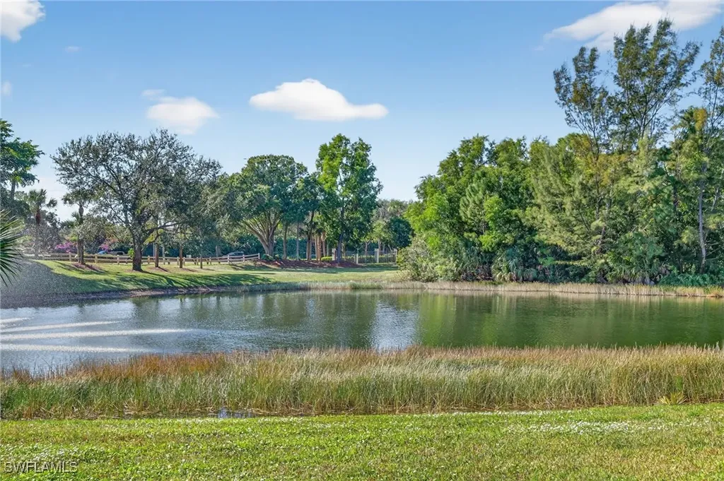 354 Dover Place Naples FL 34104