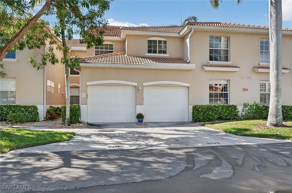354 Dover Place Naples FL 34104
