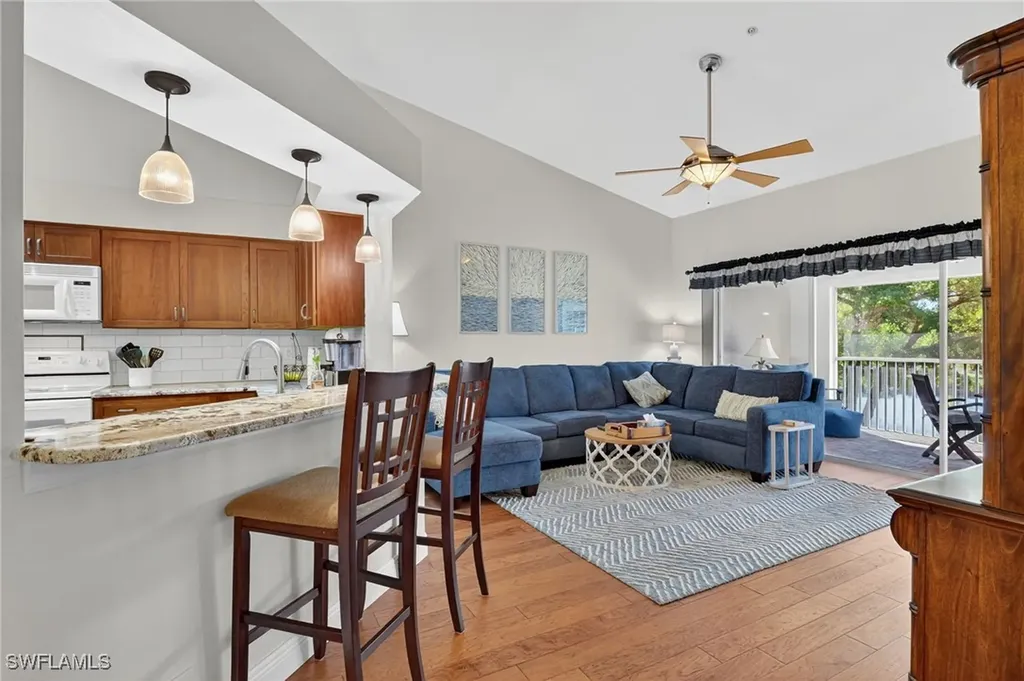 354 Dover Place Naples FL 34104