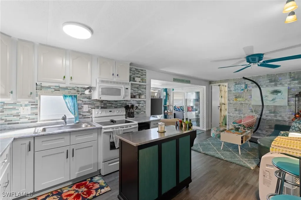 43 Enchanting Boulevard Naples FL 34112