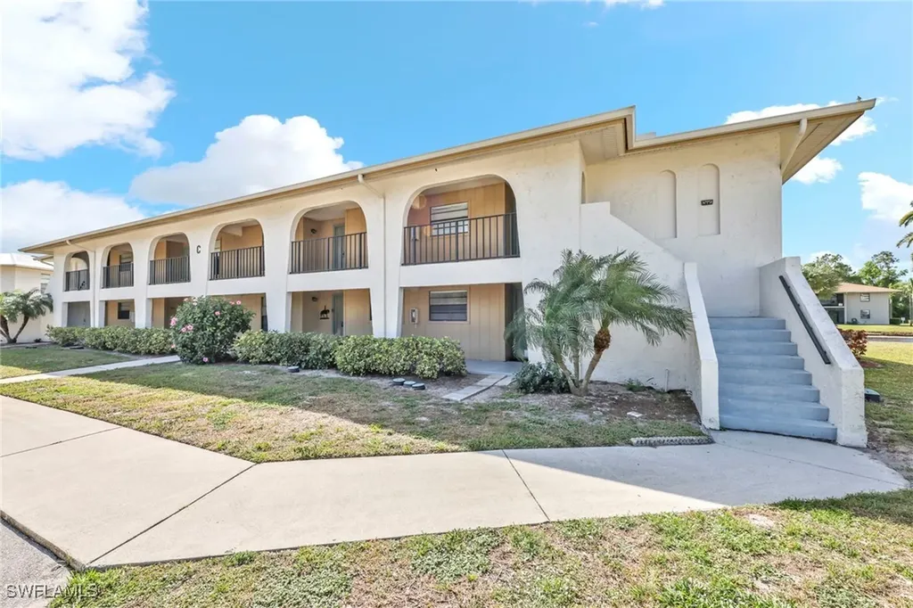151 Cypress Way E Naples FL 34110
