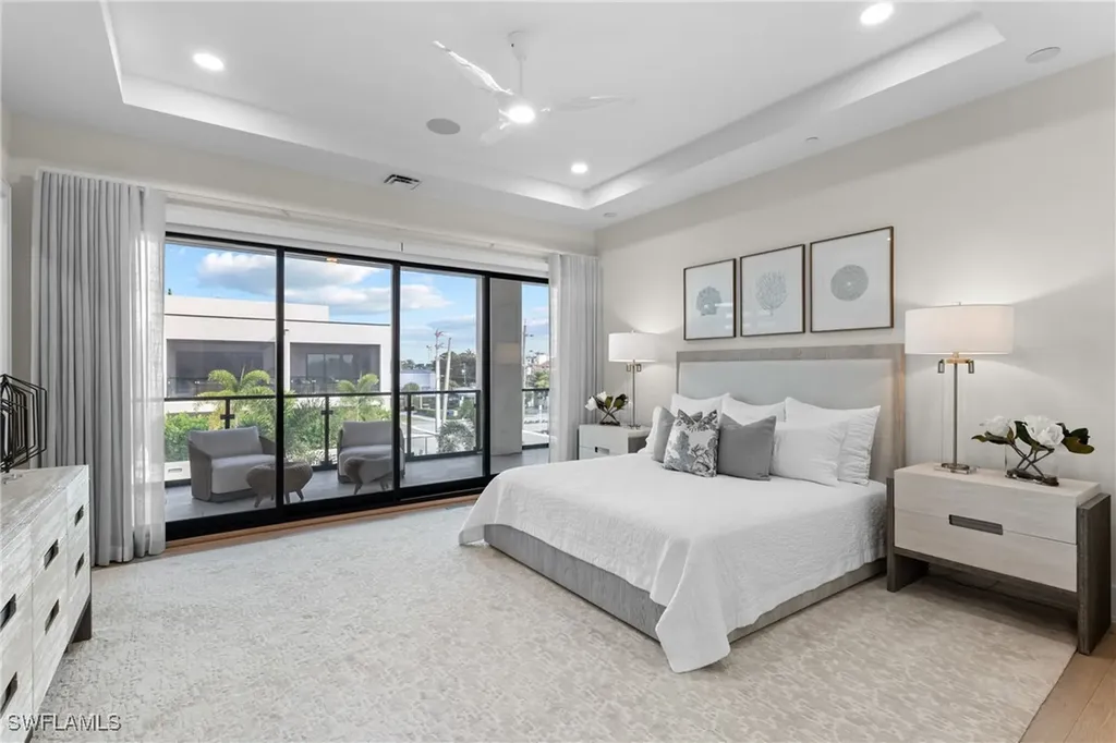 82 9th Street S Naples FL 34102