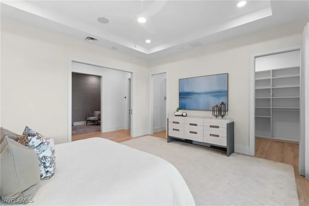 82 9th Street S Naples FL 34102