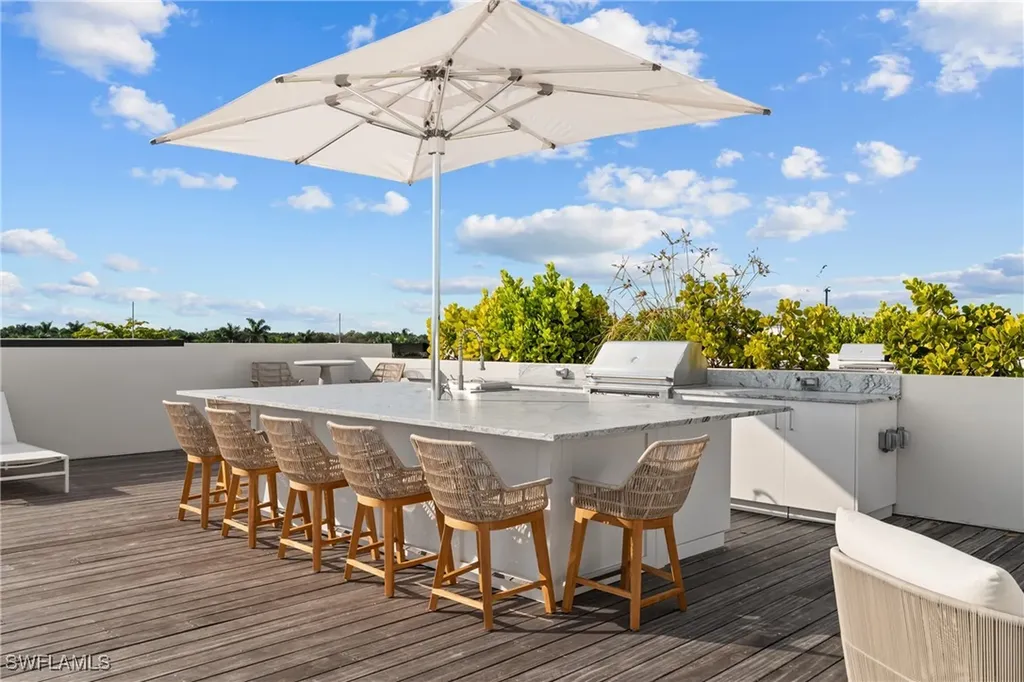 82 9th Street S Naples FL 34102