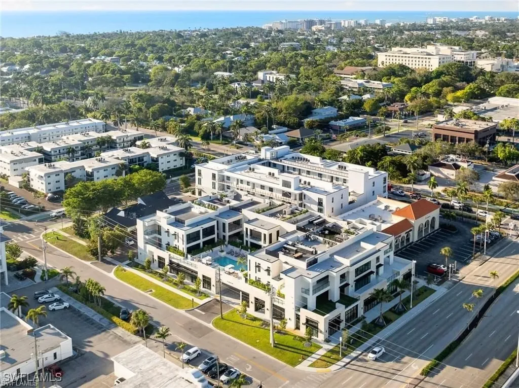 82 9th Street S Naples FL 34102